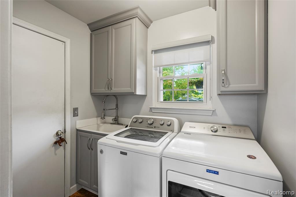 234 Whitney Drive Rochester Hills, MI 48307 - Photo 12 of 26