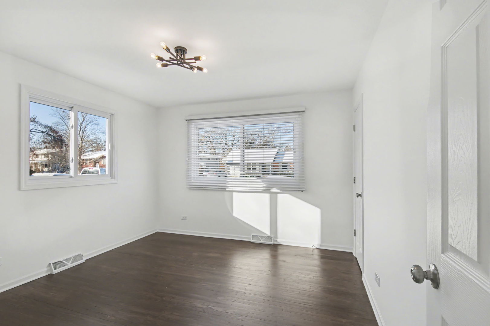 507 Northgate Road Lindenhurst, IL 60046 - Photo 16 of 36