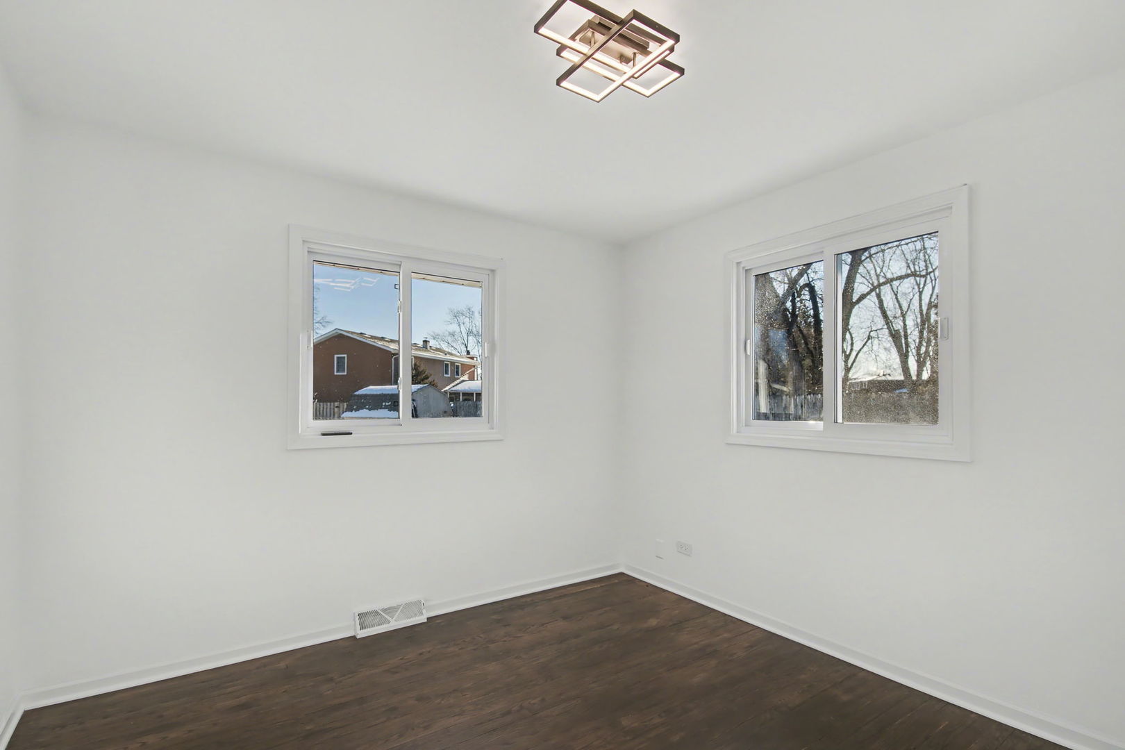 507 Northgate Road Lindenhurst, IL 60046 - Photo 21 of 36