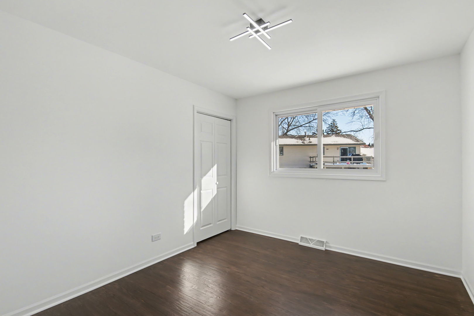 507 Northgate Road Lindenhurst, IL 60046 - Photo 23 of 36