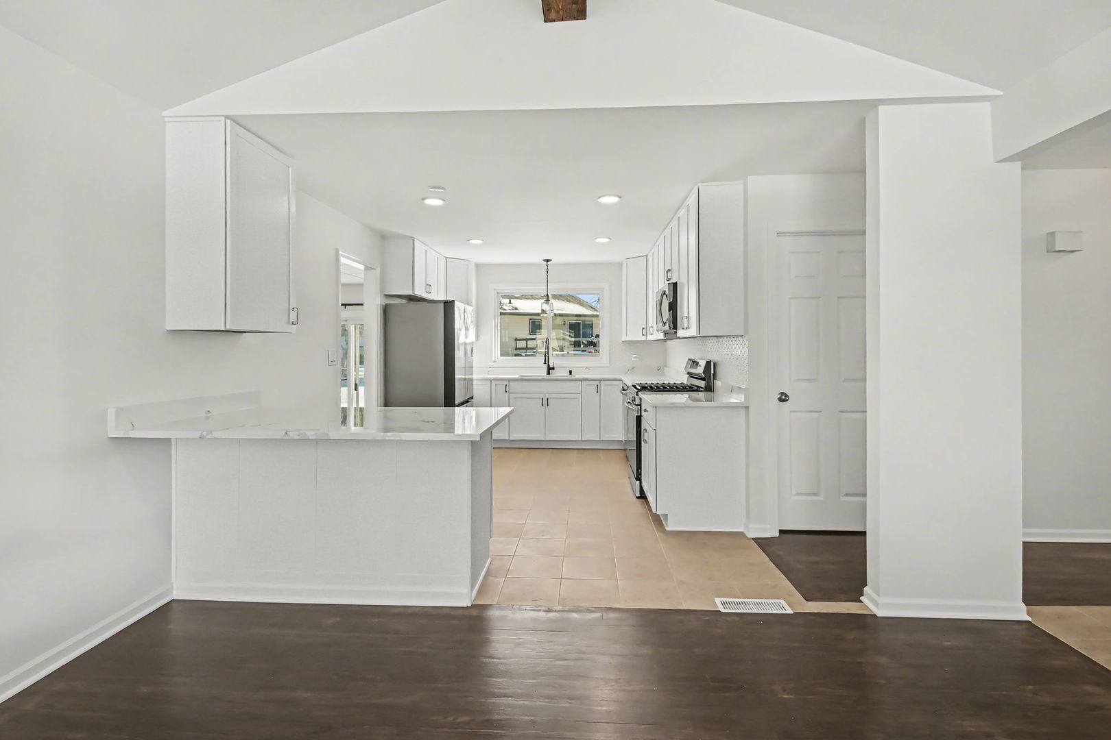 507 Northgate Road Lindenhurst, IL 60046 - Photo 9 of 36