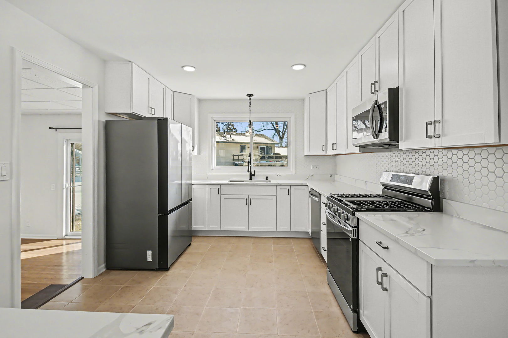 507 Northgate Road Lindenhurst, IL 60046 - Photo 10 of 36