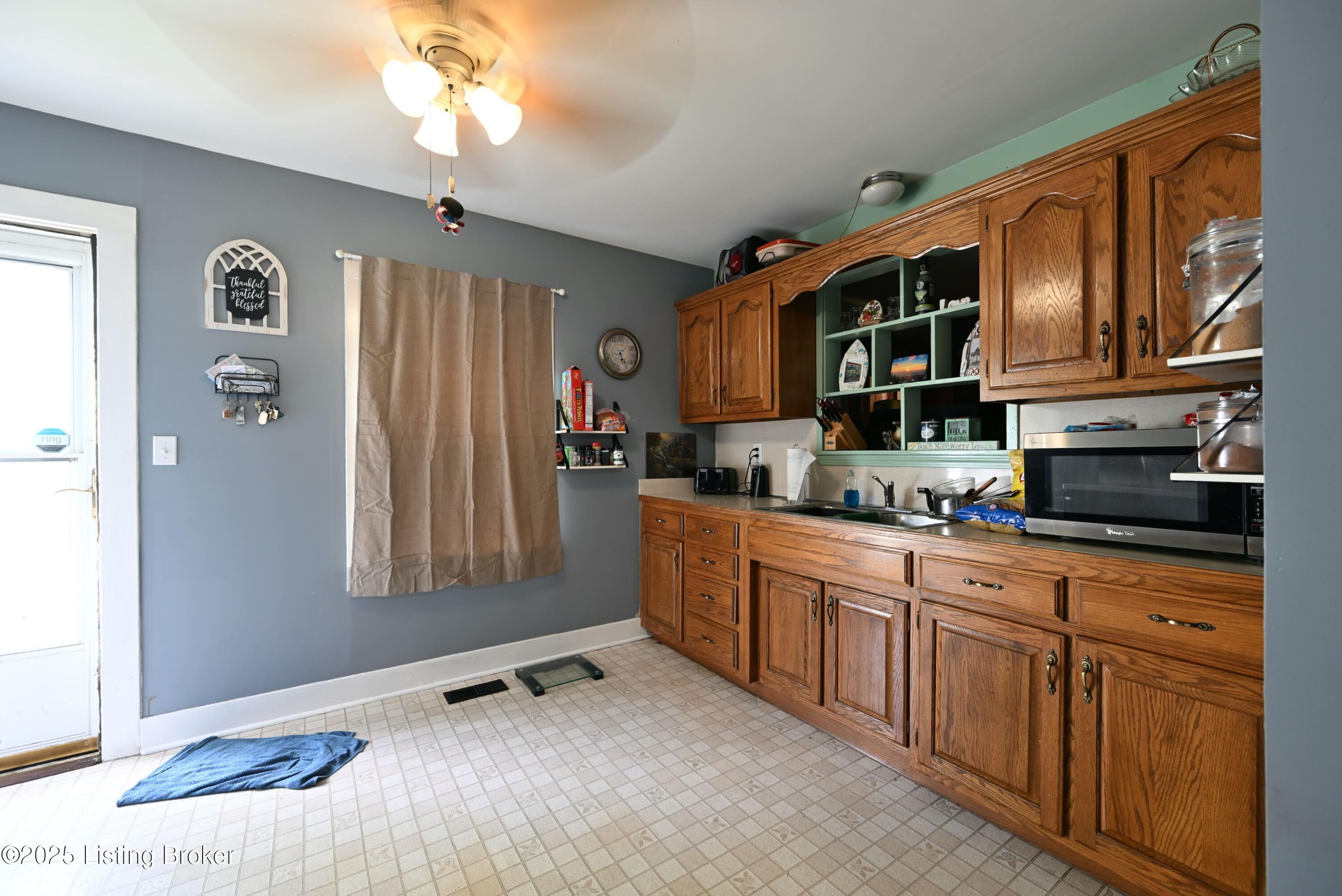 11296 Preston Highway Lebanon Junction, KY 40150 - Photo 7 of 20 DSC_8778