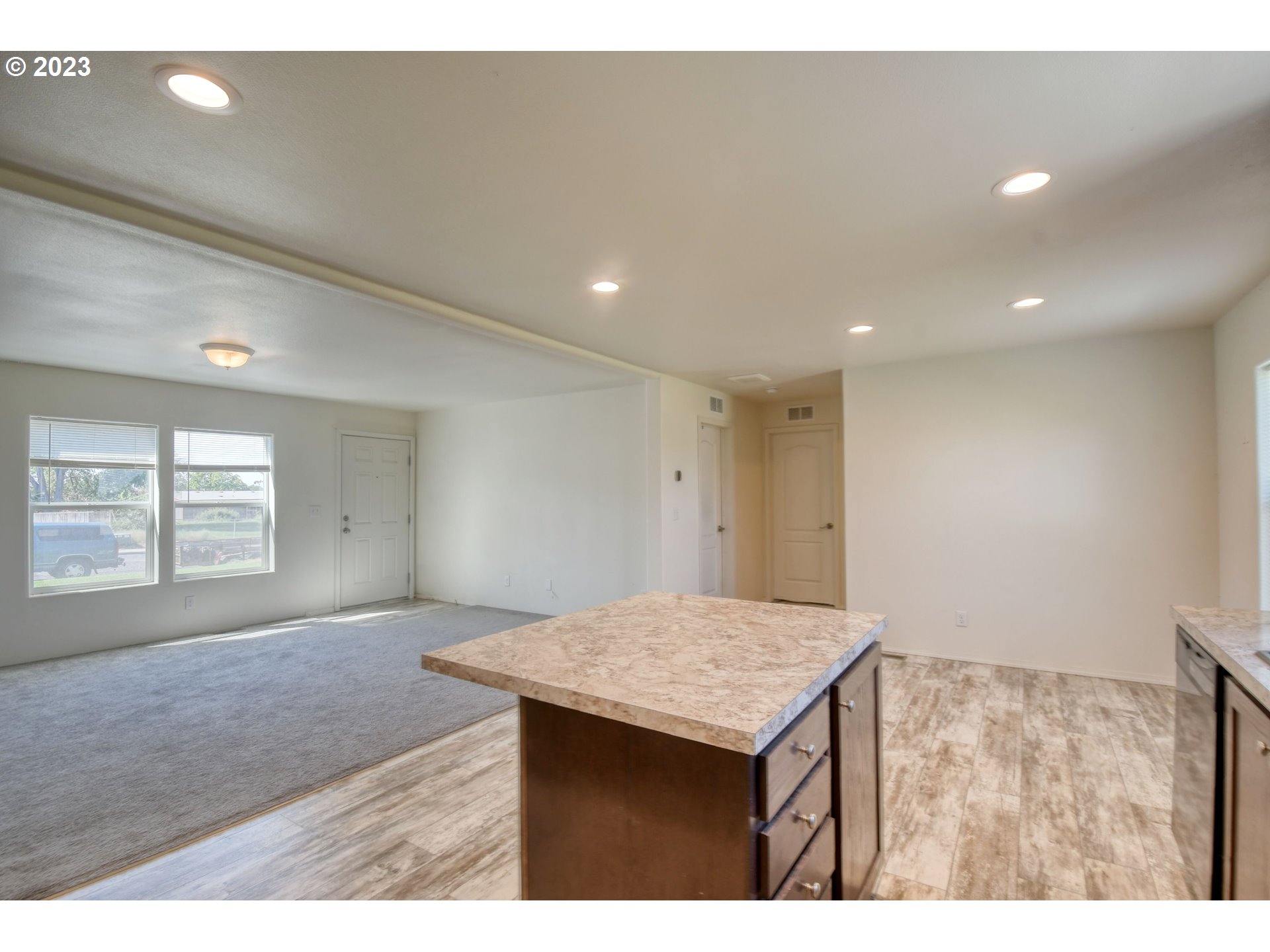 301 Northwest 3rd Street Boardman, OR 97818 - Photo 19 of 31 a view of kitchen and window