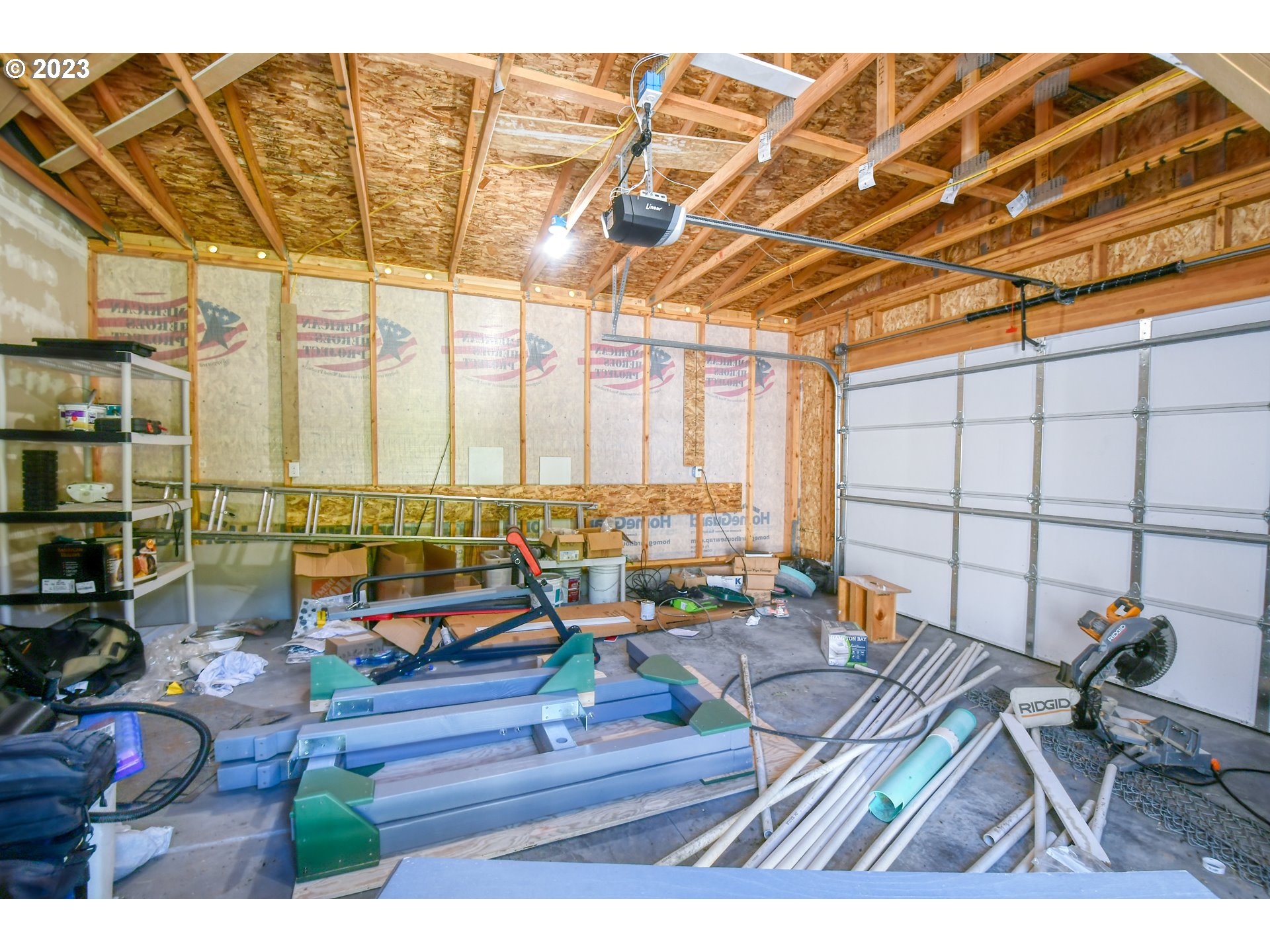 301 Northwest 3rd Street Boardman, OR 97818 - Photo 30 of 31 a living room with patio furniture