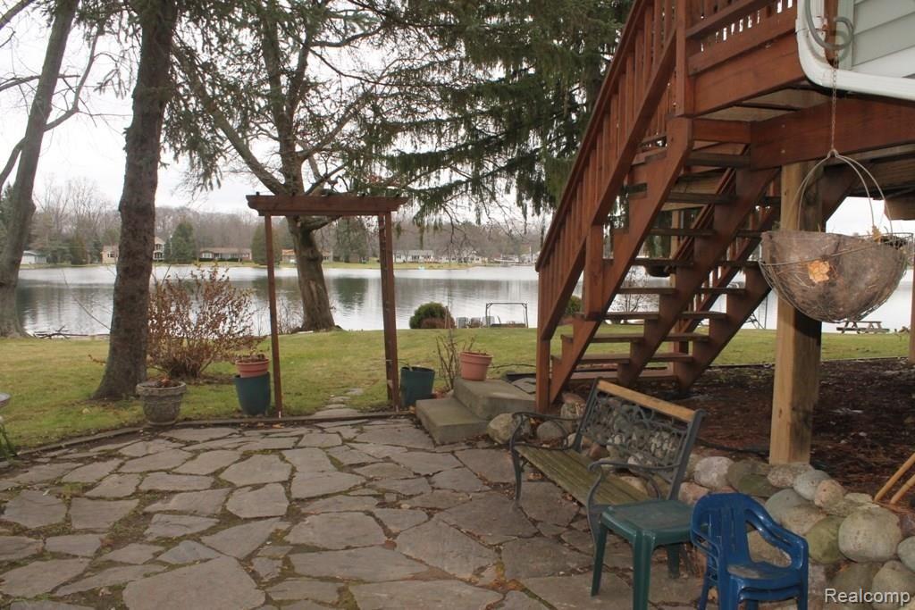 6240 Bullard Road Fenton, MI 48430 - Photo 4 of 29