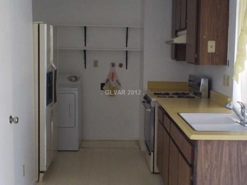 3050 South Lindell Road Las Vegas, NV 89146 - Photo 19 of 35 Kitchen.