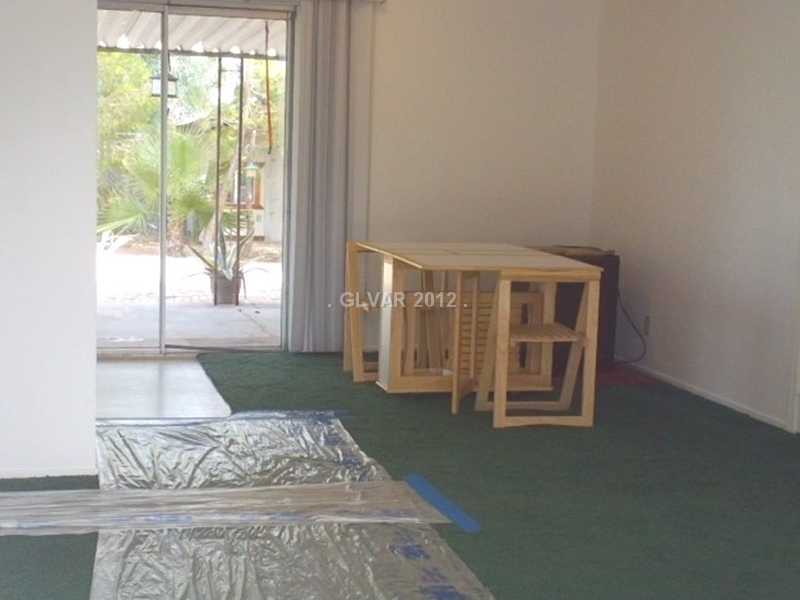 3050 South Lindell Road Las Vegas, NV 89146 - Photo 10 of 35 Living Room.