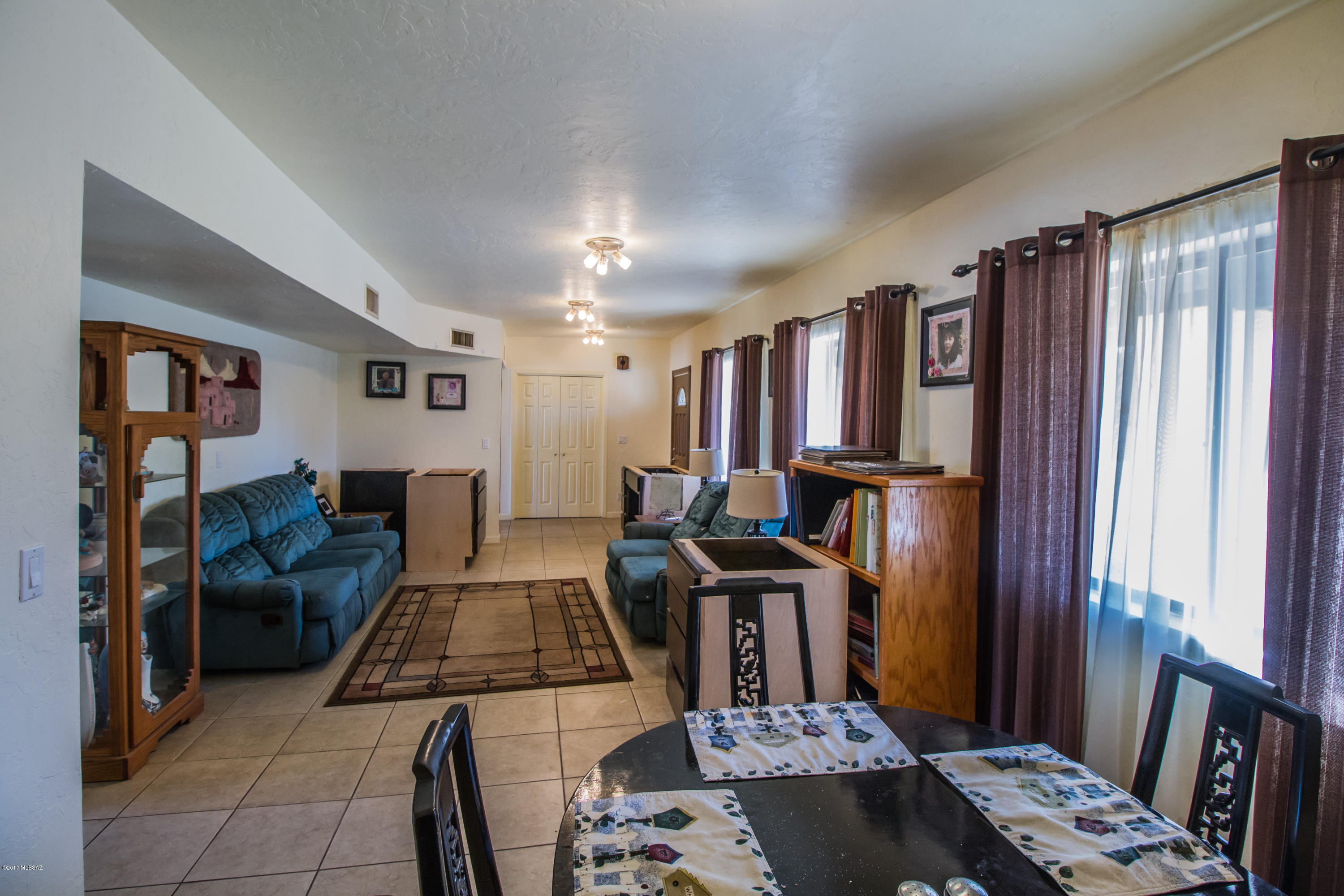2707 East Allen Road Tucson, AZ 85716 - Photo 7 of 26 Great Room/Dining