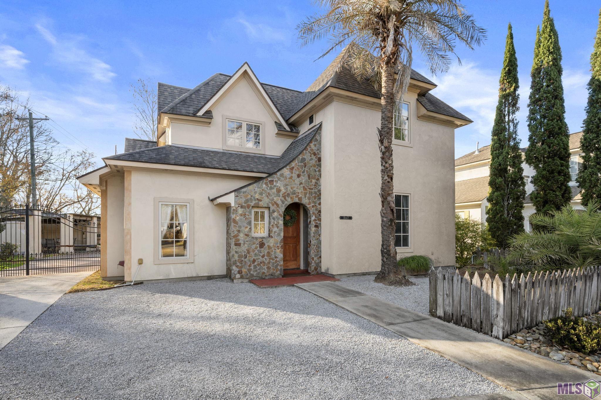 10142 Old World Drive Baton Rouge, LA 70817 - Photo 1 of 35