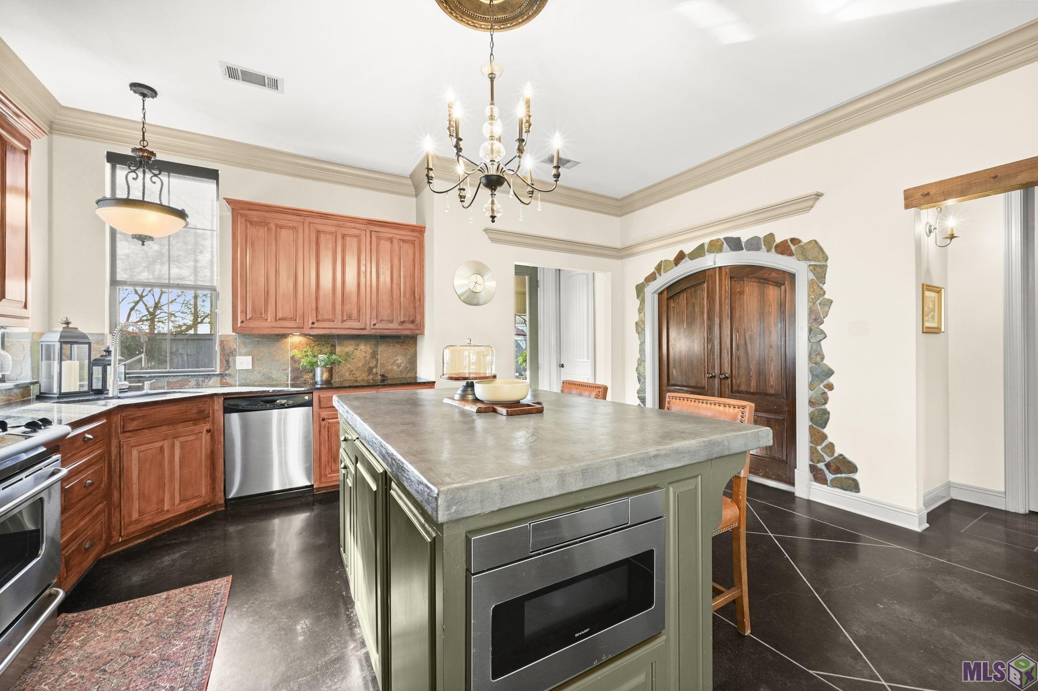 10142 Old World Drive Baton Rouge, LA 70817 - Photo 11 of 35