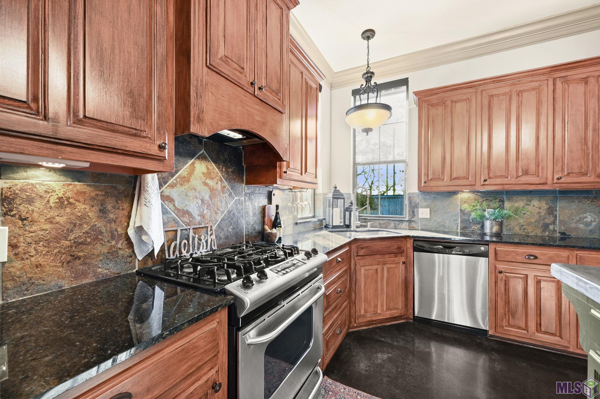 10142 Old World Drive Baton Rouge, LA 70817 - Photo 10 of 35
