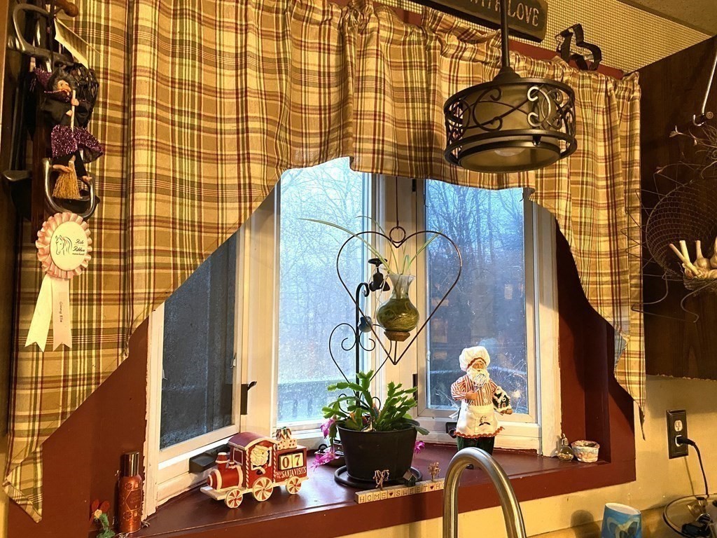 4 Barnes Street Ware, MA 01082 - Photo 12 of 41 Gallery Image 12