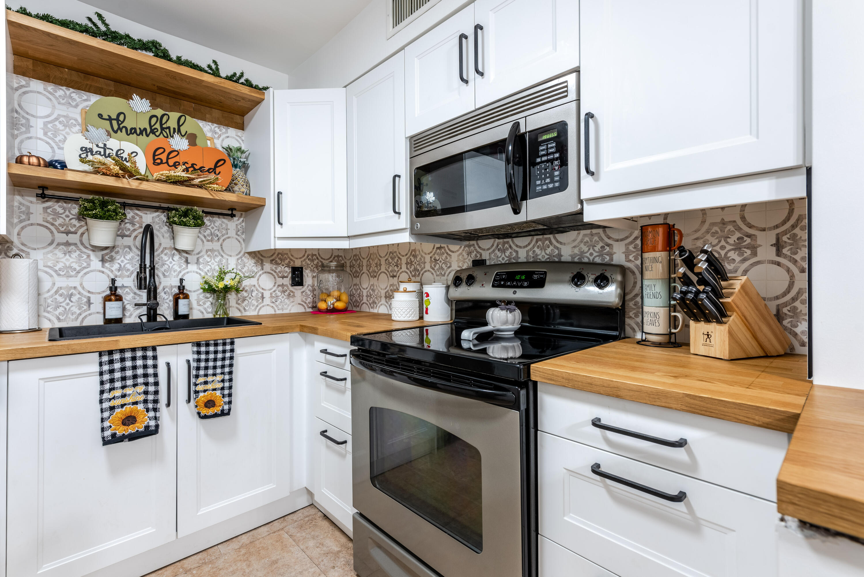 9930 Pineapple Tree Drive, Unit 202 Boynton Beach, FL 33436 - Photo 12 of 13 9930 Pineapple Tree Dr, #202-11