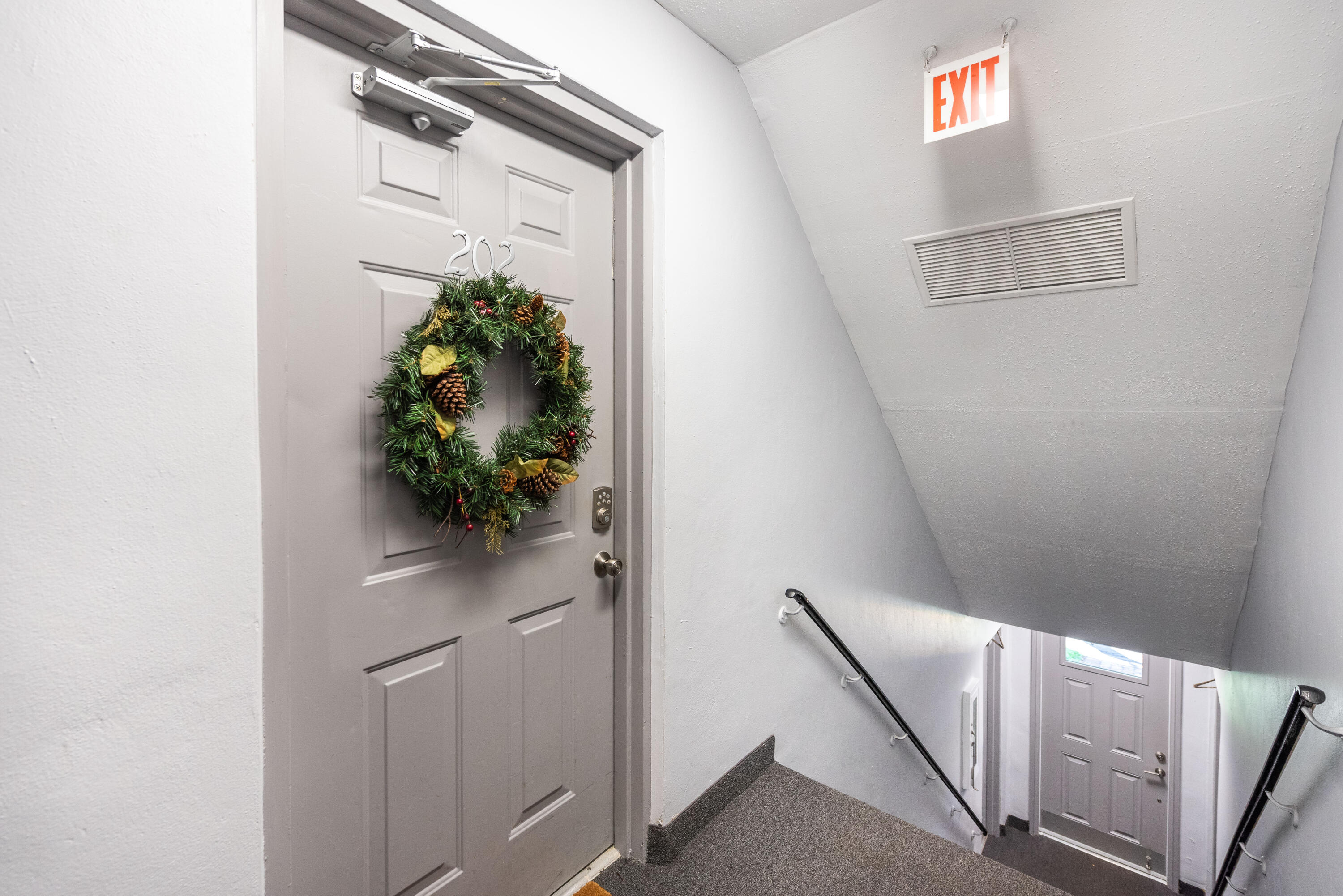 9930 Pineapple Tree Drive, Unit 202 Boynton Beach, FL 33436 - Photo 6 of 13 9930 Pineapple Tree Dr, #202-5