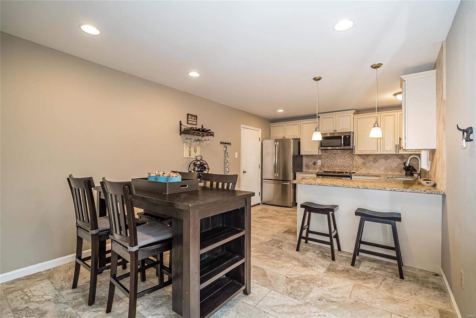2126 Chatport Road St. Louis, MO 63129 - Photo 4 of 24