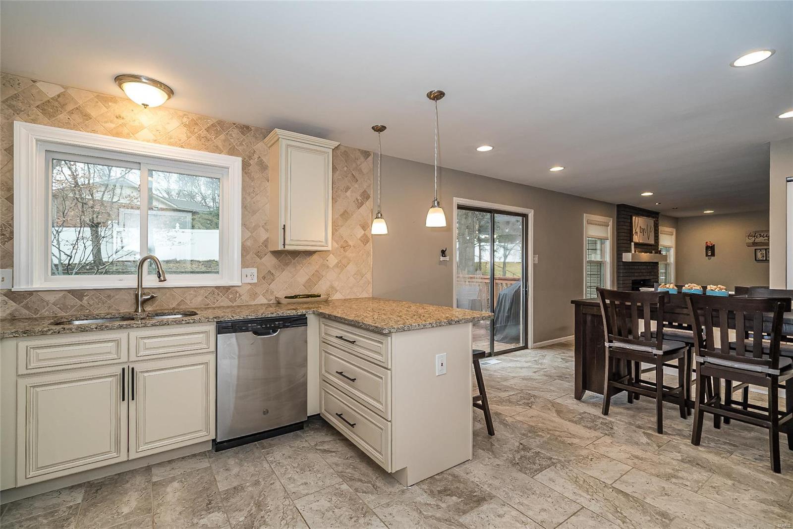 2126 Chatport Road St. Louis, MO 63129 - Photo 6 of 24