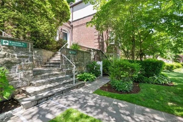 $295,000 | 9 Sentry Place, Unit TR, Scarsdale, NY 10583