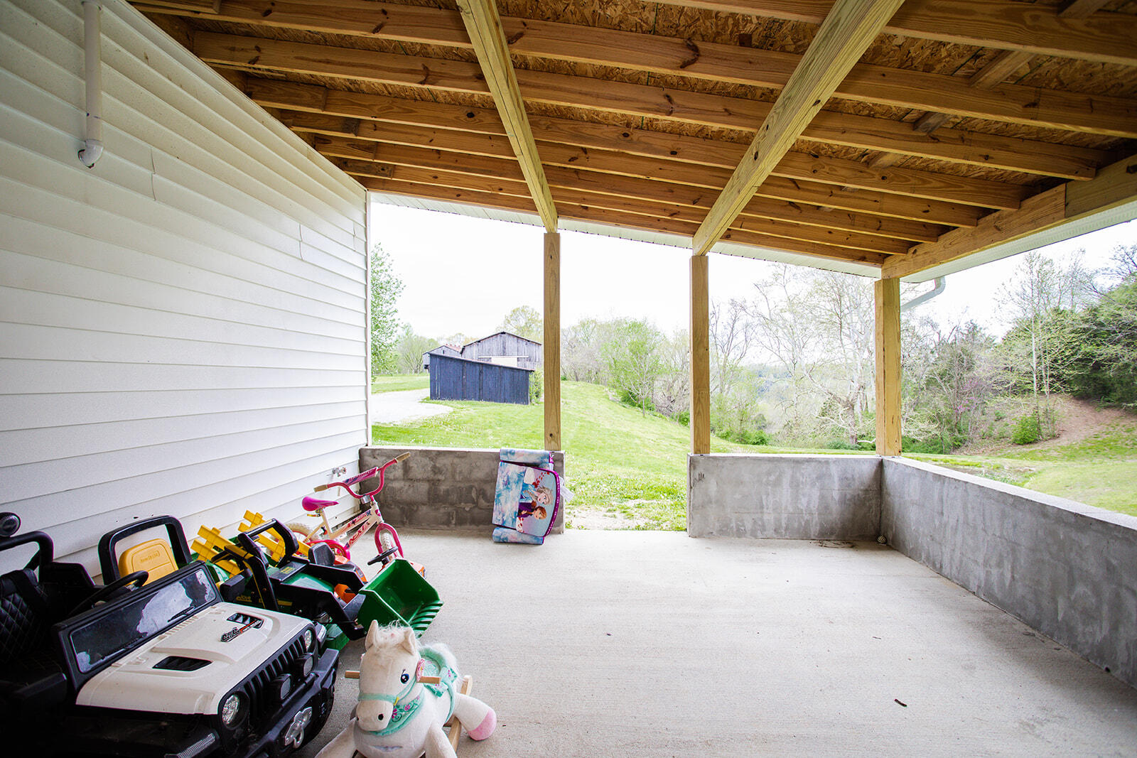 15095 Irvine Road Winchester, KY 40391 - Photo 32 of 57 8G1A5150