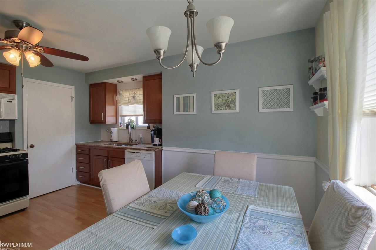 21789 Rausch Avenue Eastpointe, MI 48021 - Photo 10 of 27 50016773-9.JPG