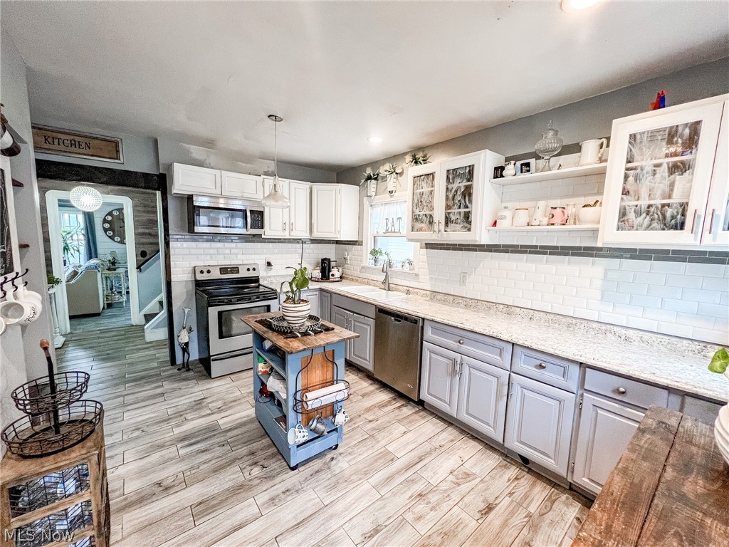 9339 Snow Road Cleveland, OH 44130 - Photo 2 of 33