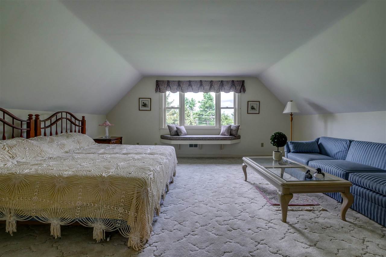 325 Little Sunapee Road New London, NH 03257 - Photo 27 of 37