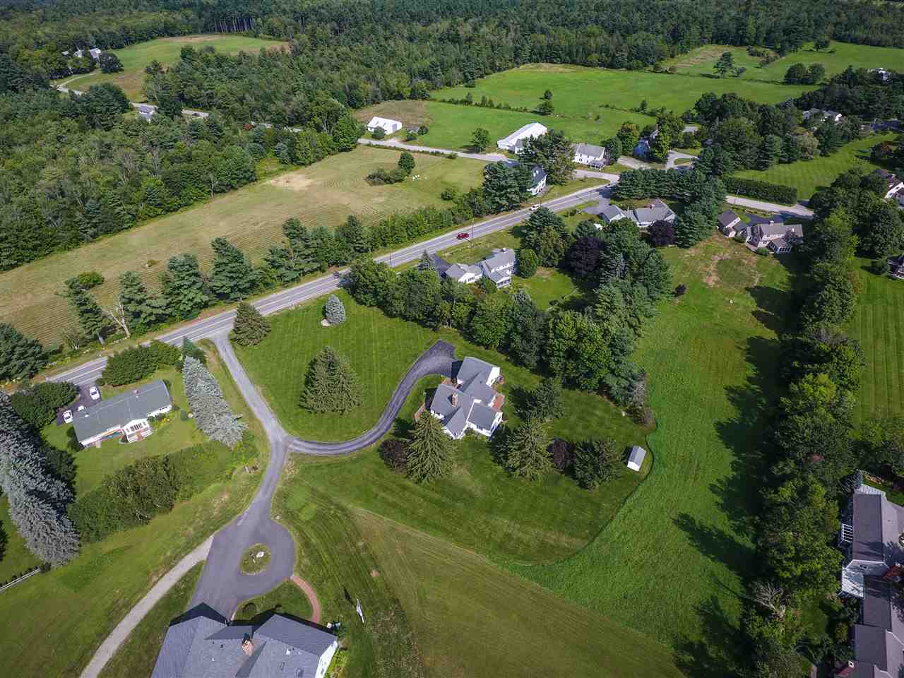 325 Little Sunapee Road New London, NH 03257 - Photo 5 of 37
