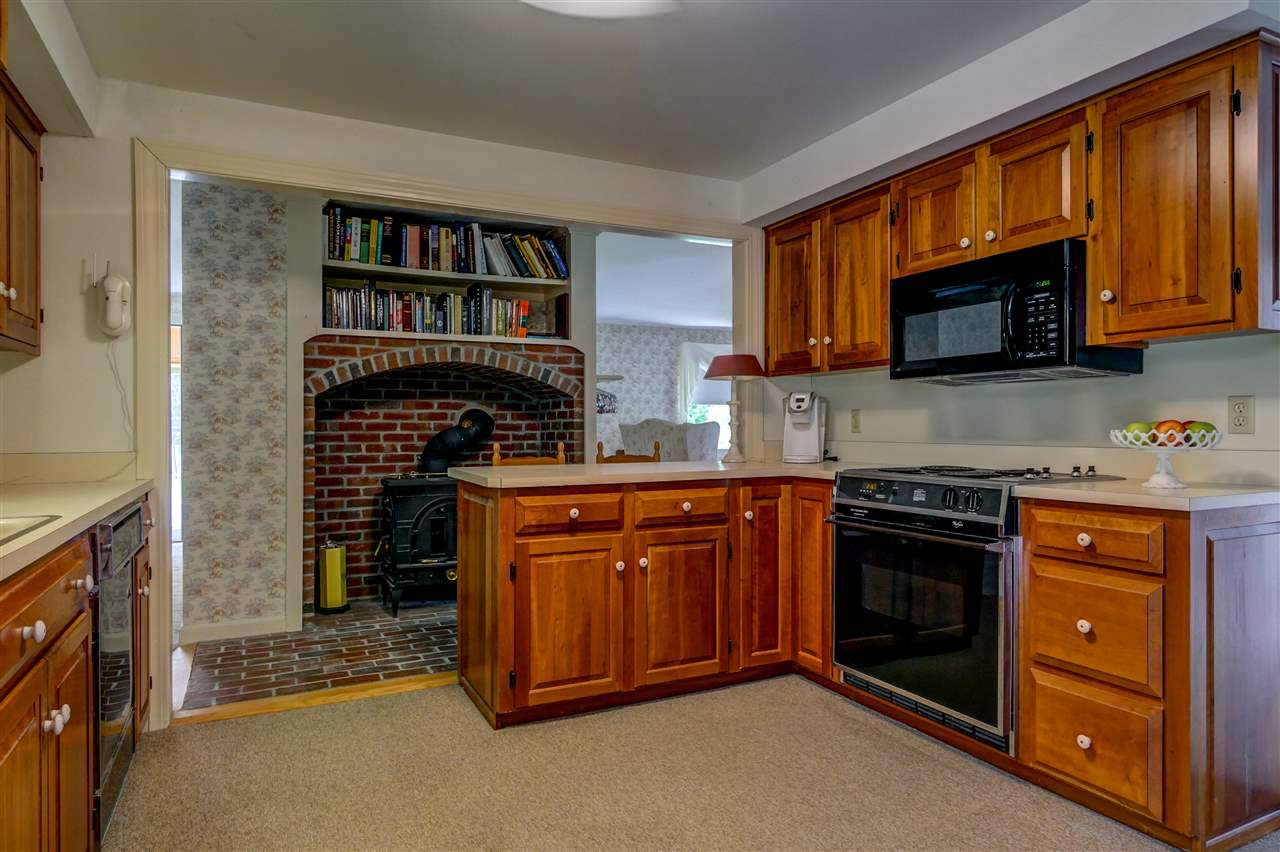 325 Little Sunapee Road New London, NH 03257 - Photo 6 of 37