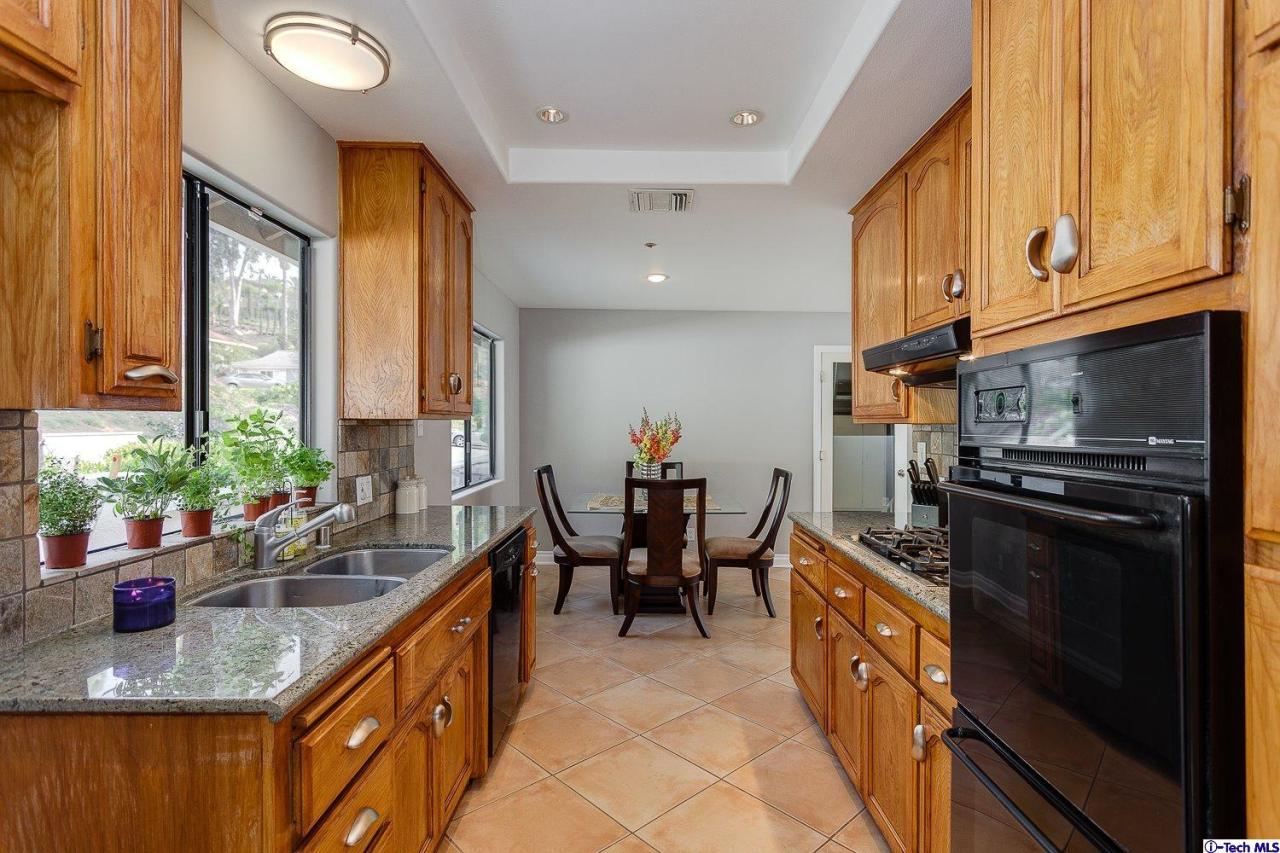 753 Foxkirk Road Glendale, CA 91206 - Photo 8 of 25 Additional Photo