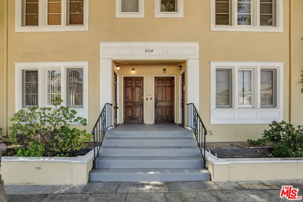$3,195 | 8918 Burton Way, Unit 2, Beverly Hills, CA 90211
