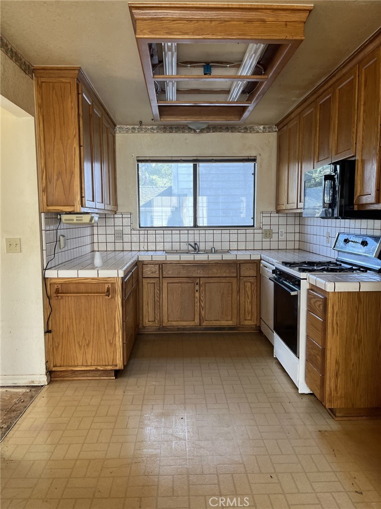 2387 Marjorie Place Cambria, CA 93428 - Photo 5 of 8