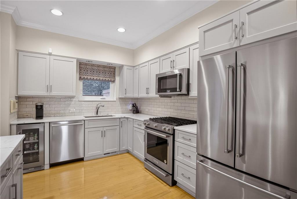 136 North Woodland Road Pittsburgh, PA 15232 - Photo 19 of 50 Kitchen - Renovated in 2023