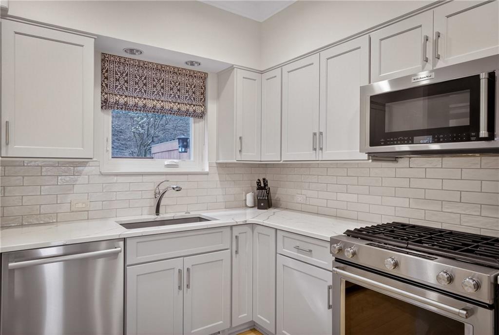 136 North Woodland Road Pittsburgh, PA 15232 - Photo 20 of 50 Kitchen - Renovated in 2023