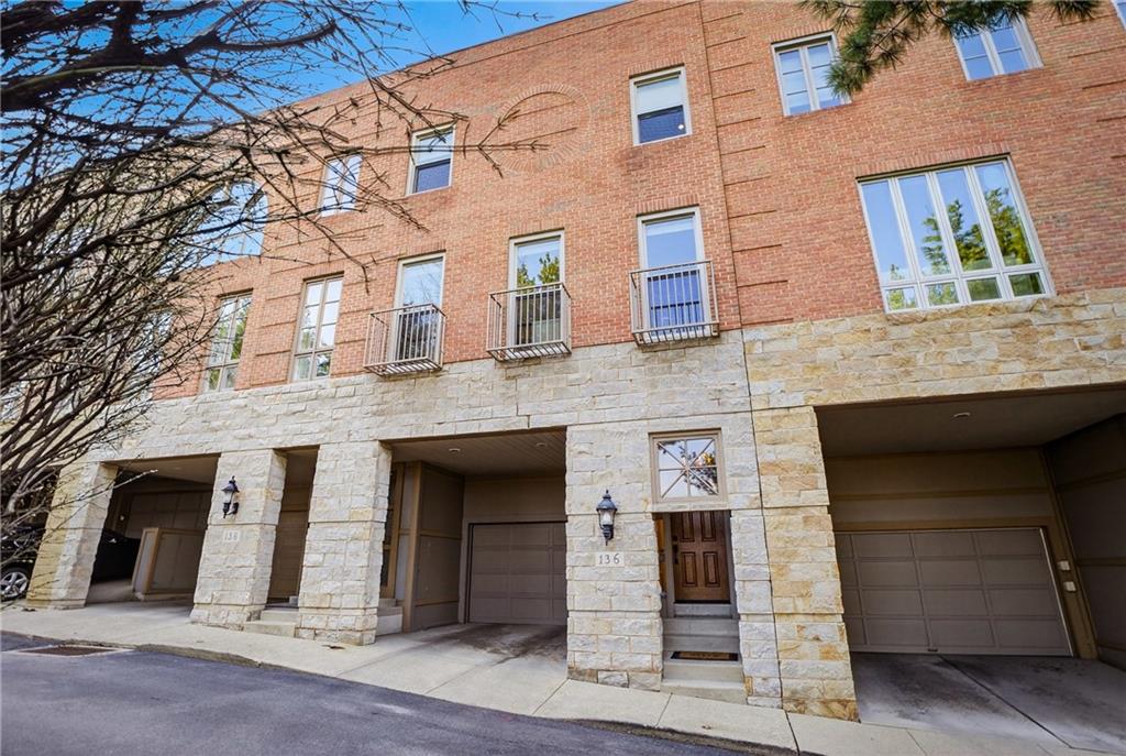 136 North Woodland Road Pittsburgh, PA 15232 - Photo 2 of 50 136 N. Woodland