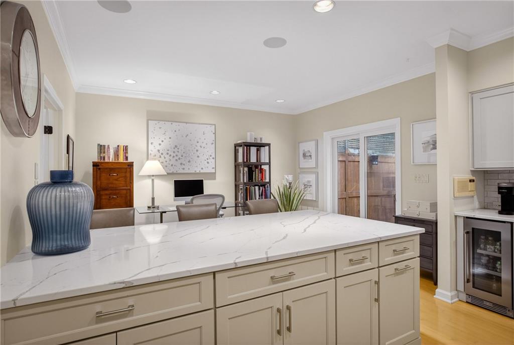 136 North Woodland Road Pittsburgh, PA 15232 - Photo 22 of 50 Kitchen - Quartz Countertops Renovated in 2023