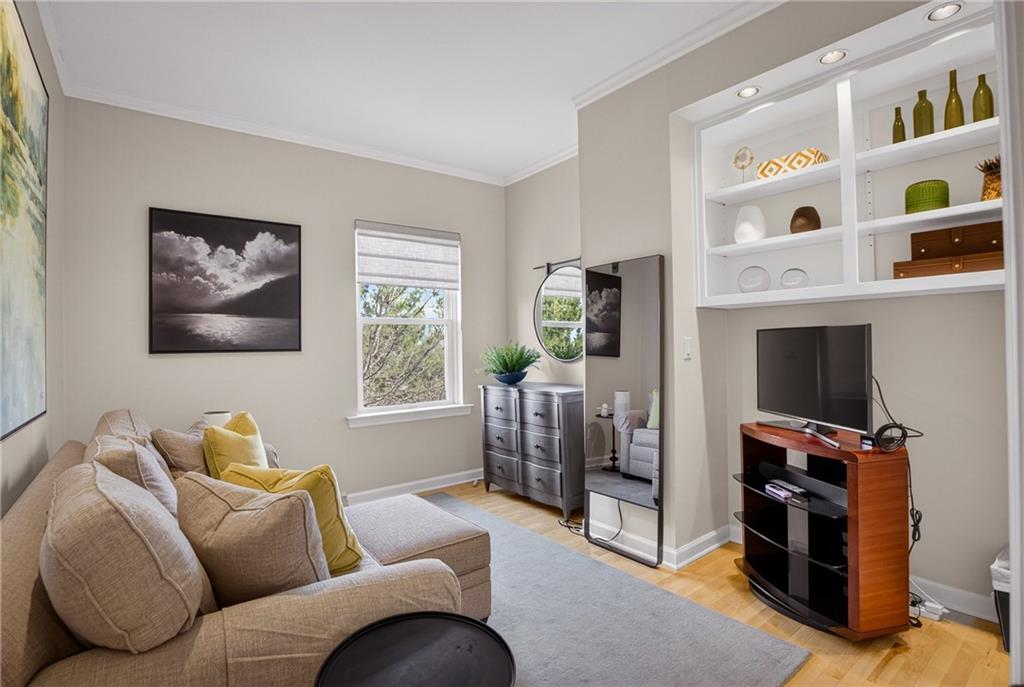 136 North Woodland Road Pittsburgh, PA 15232 - Photo 34 of 50 Bedroom 2