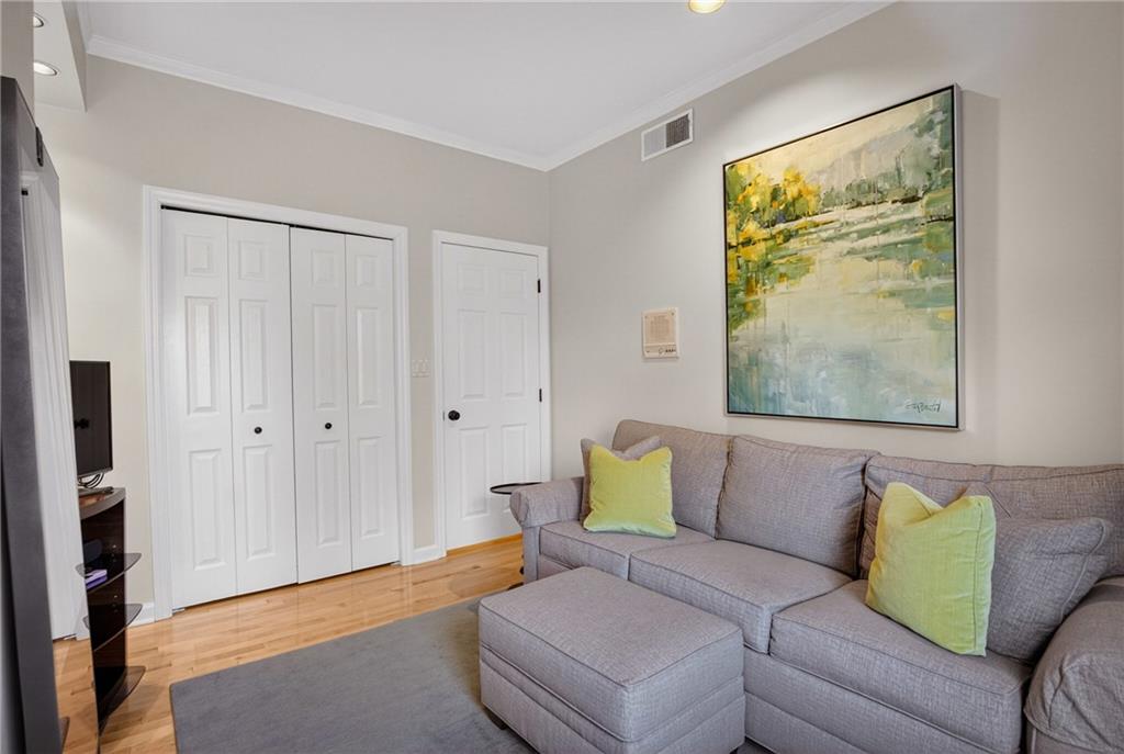 136 North Woodland Road Pittsburgh, PA 15232 - Photo 35 of 50 Bedroom 2