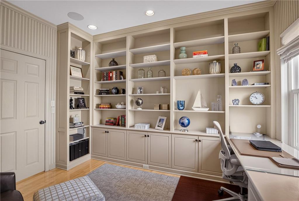 136 North Woodland Road Pittsburgh, PA 15232 - Photo 37 of 50 Bedroom / Office Space