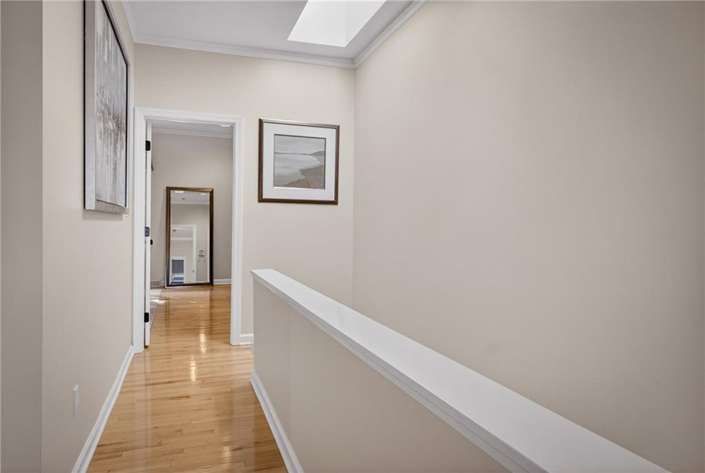 136 North Woodland Road Pittsburgh, PA 15232 - Photo 39 of 50 Upstairs Hallway