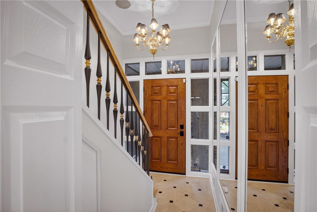 136 North Woodland Road Pittsburgh, PA 15232 - Photo 4 of 50 Entry