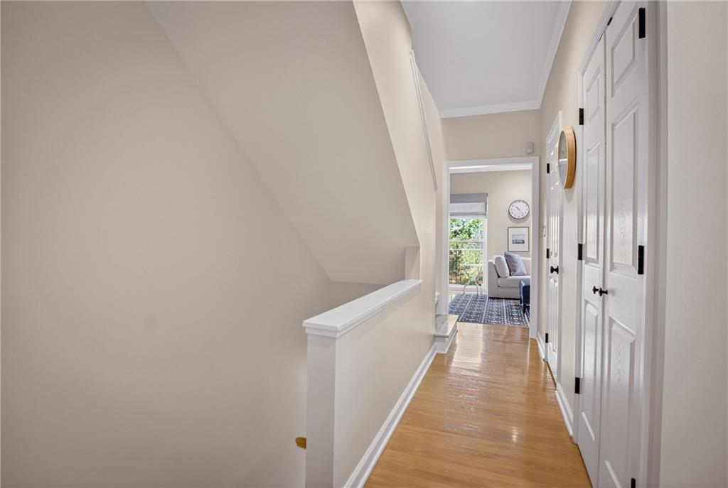 136 North Woodland Road Pittsburgh, PA 15232 - Photo 5 of 50 Main Floor Hallway