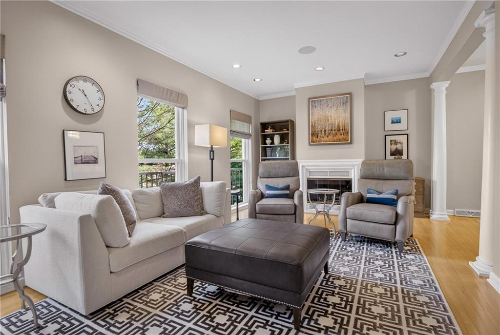 136 North Woodland Road Pittsburgh, PA 15232 - Photo 6 of 50 Main Floor Family Room