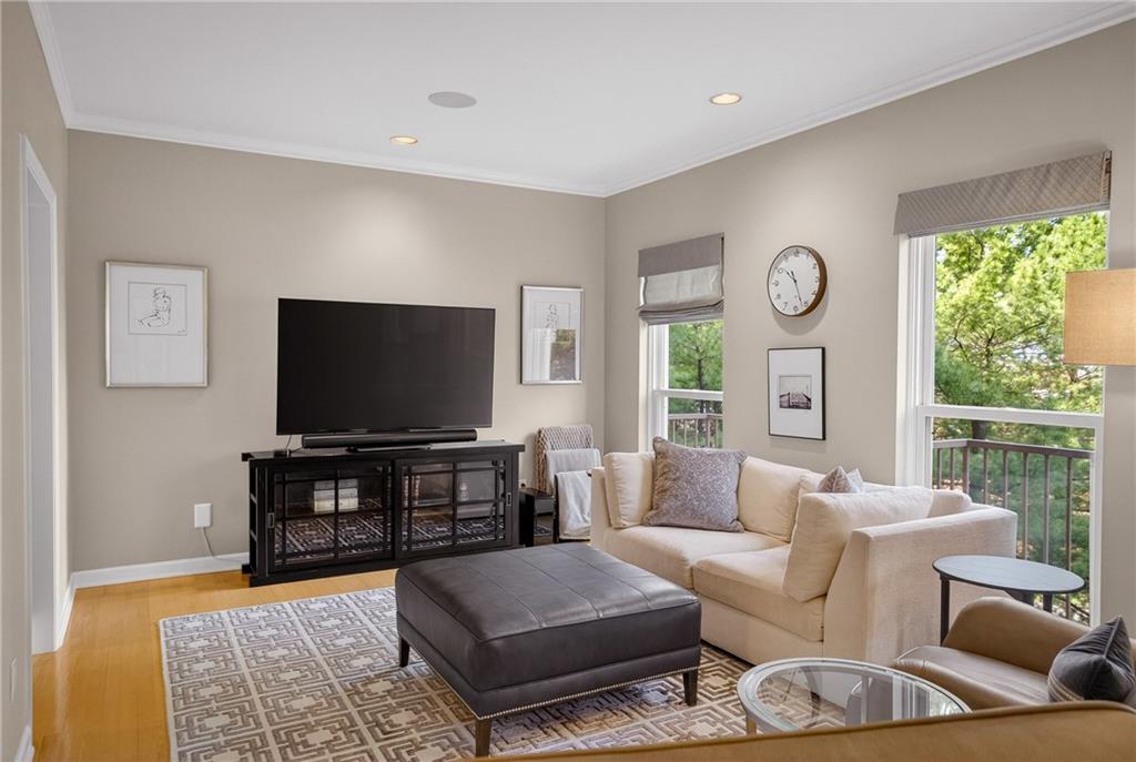 136 North Woodland Road Pittsburgh, PA 15232 - Photo 9 of 50 Main Floor Family Room