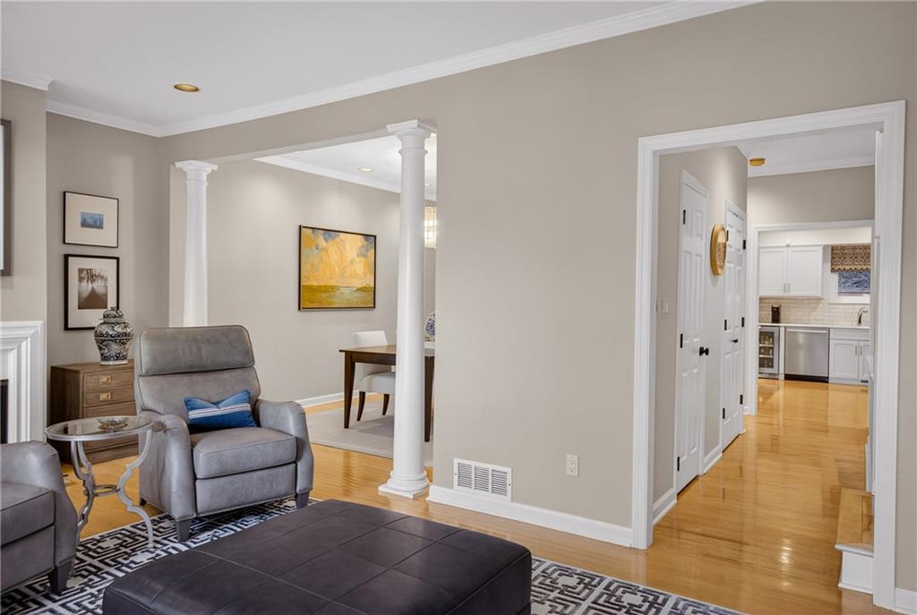 136 North Woodland Road Pittsburgh, PA 15232 - Photo 10 of 50 Main Floor Family Room