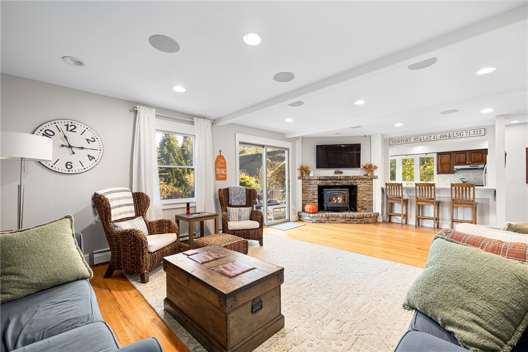 138 Carroll Avenue Newport, RI 02840 - Photo 14 of 39