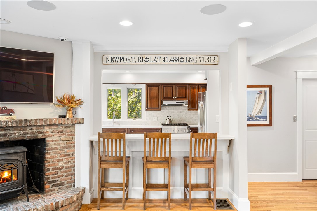 138 Carroll Avenue Newport, RI 02840 - Photo 16 of 39