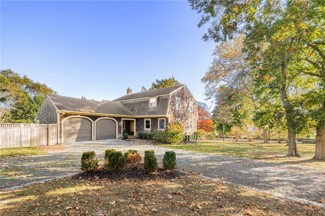 138 Carroll Avenue Newport, RI 02840 - Photo 2 of 39