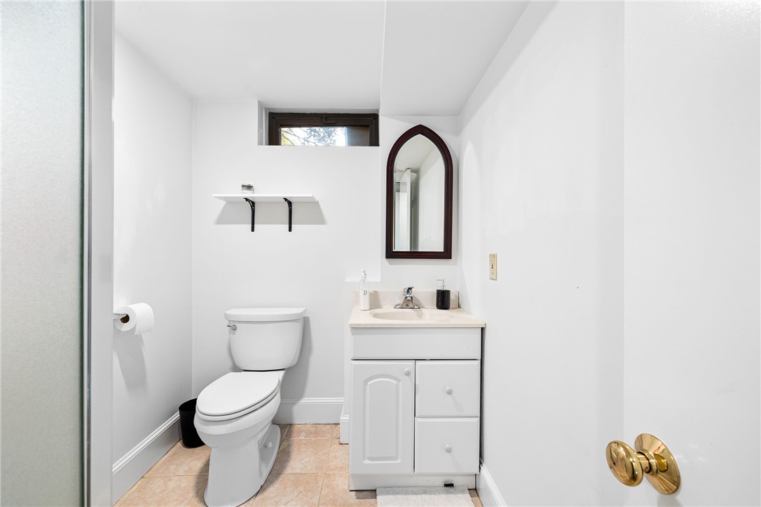 138 Carroll Avenue Newport, RI 02840 - Photo 24 of 39