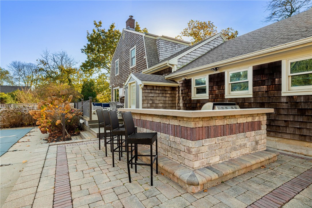 138 Carroll Avenue Newport, RI 02840 - Photo 8 of 39