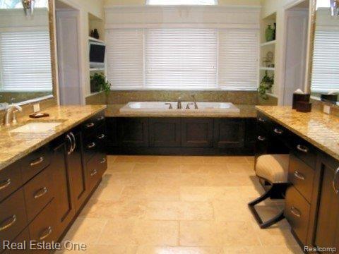 355 Glengarry Road Bloomfield Hills, MI 48301 - Photo 15 of 23 Master Bath/Spa
